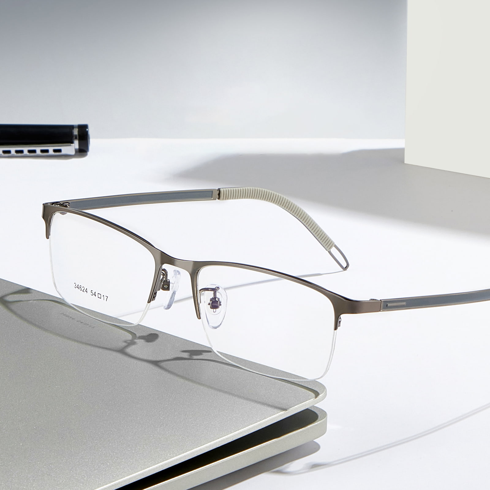 34624 Nordic Reading Auxiliary Alloy Glass