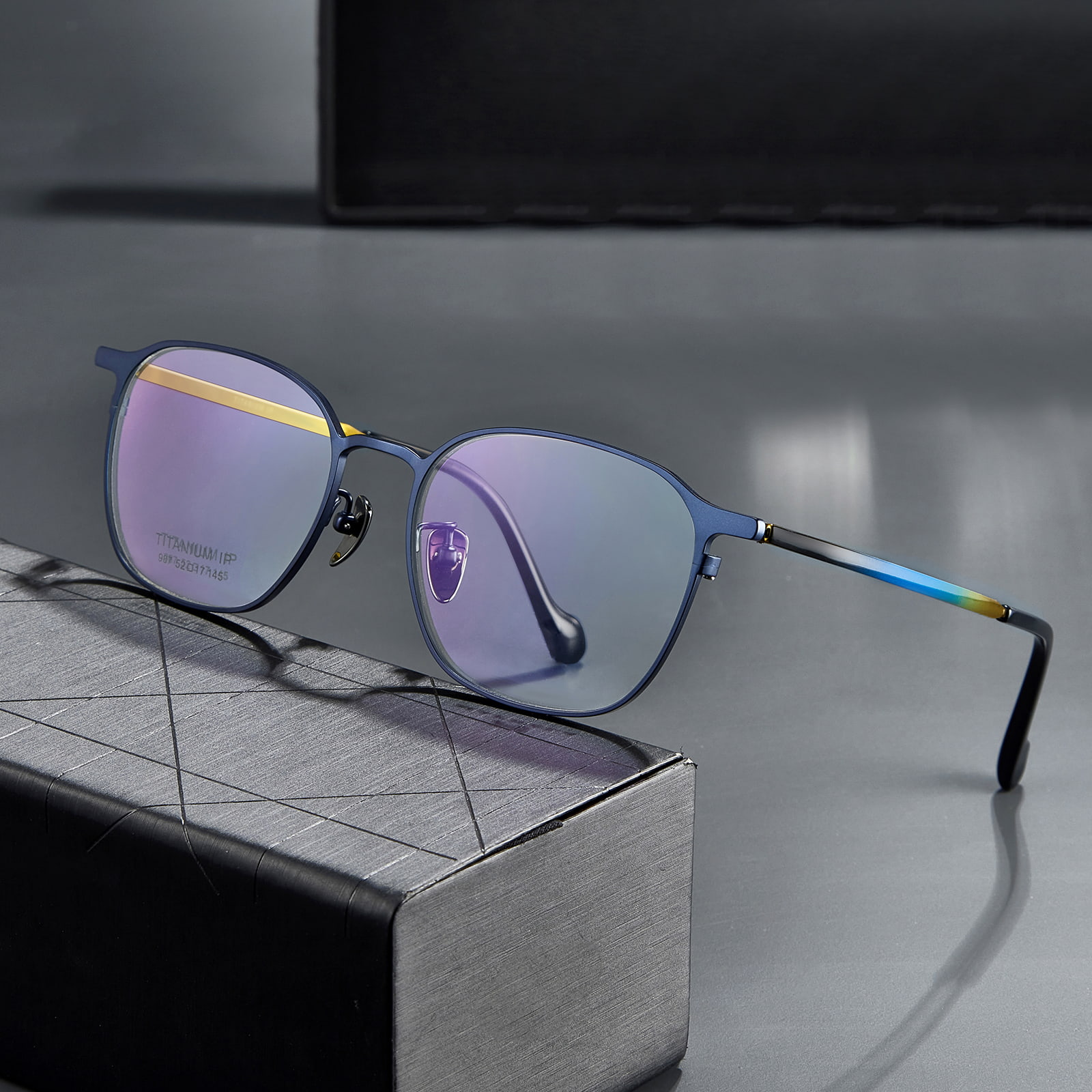 987 Simple Gradient Color Temples Pure Titanium Glass