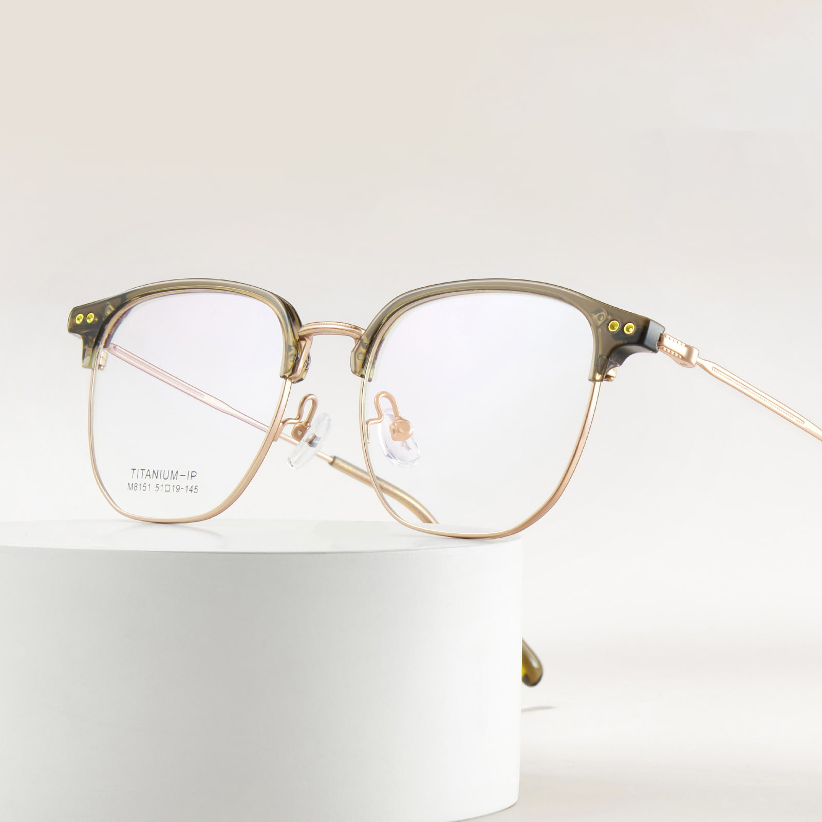 M8151 Square Circle Lett β Titanium briller