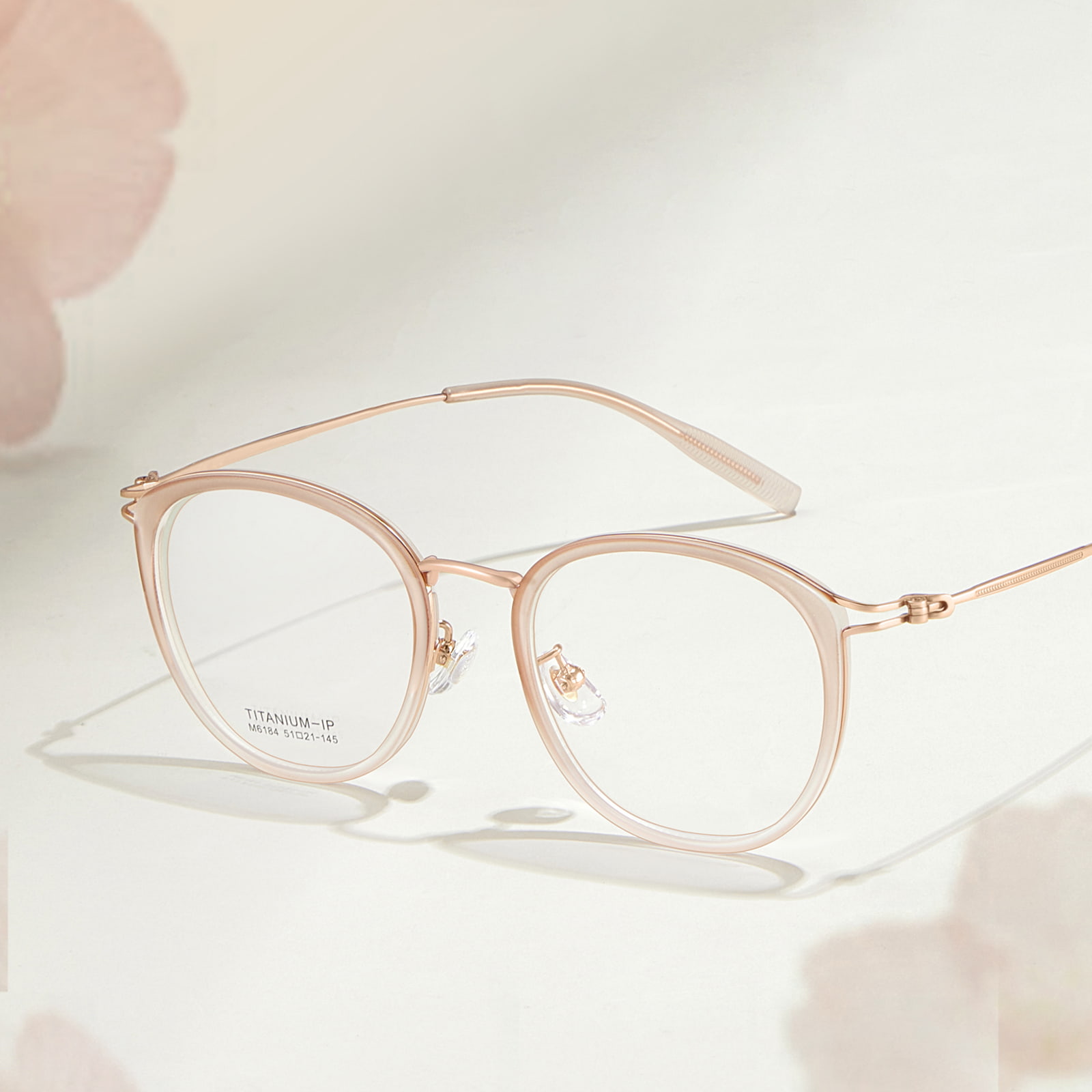 M6184 kunstnerisk gulllim hule β titanbrille