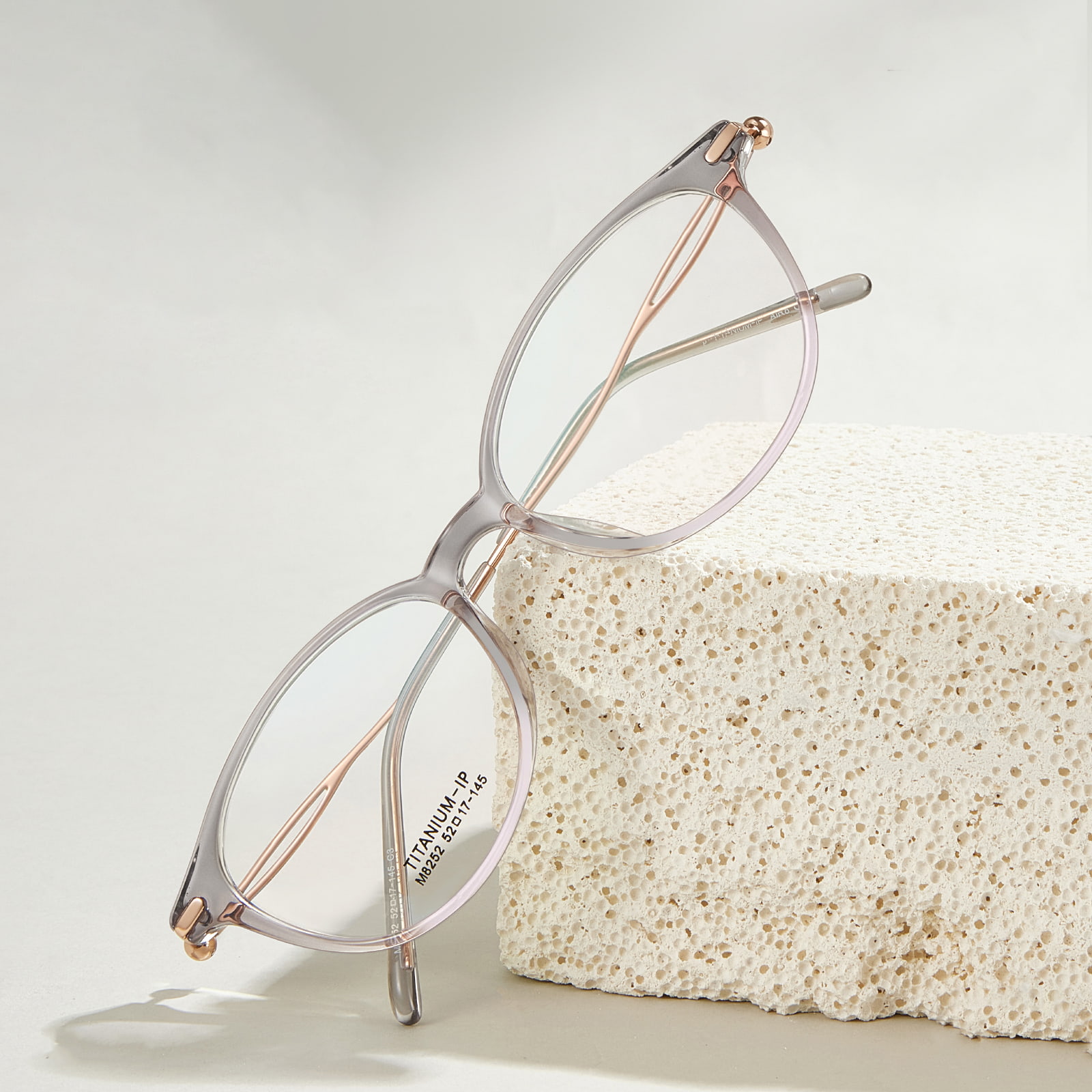 M8252 Ultra-tøffe titanben med hule β titanbrille