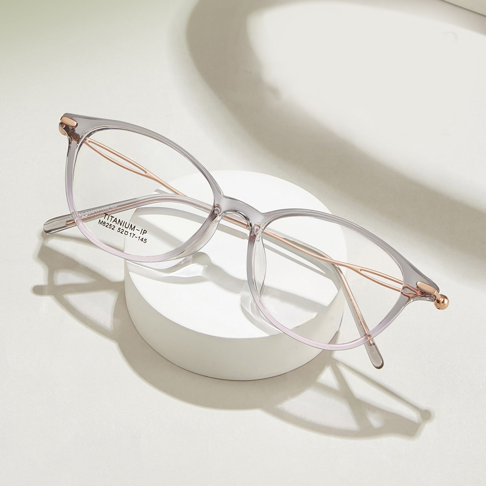 M8252 Ultra-tøffe titanben med hule β titanbrille