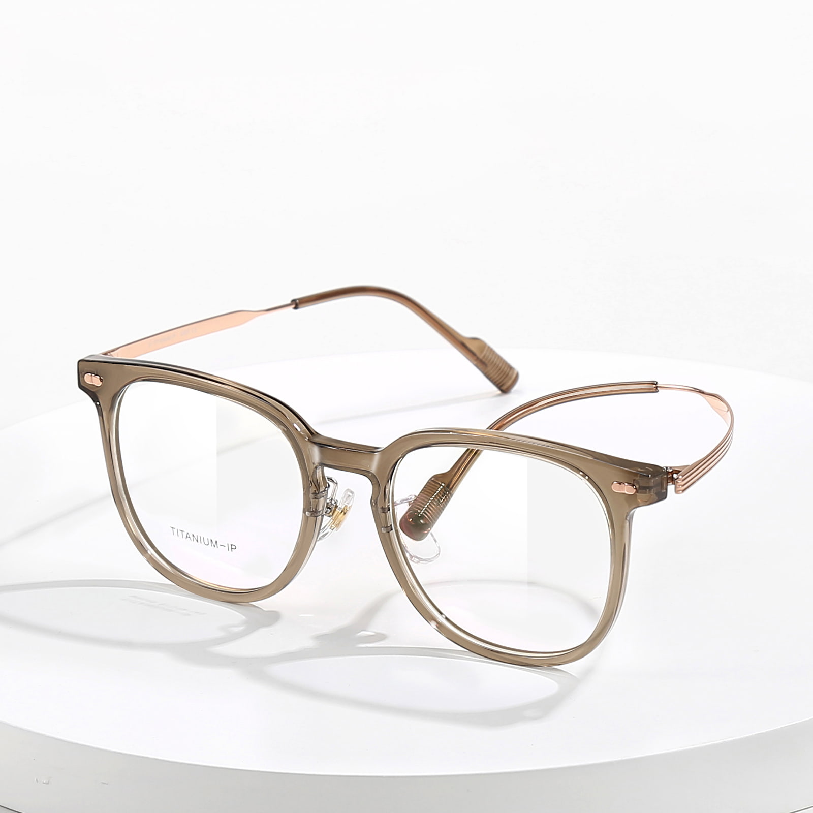 M8045 Slitesterke, tykke, ikke-fading β Titanium briller