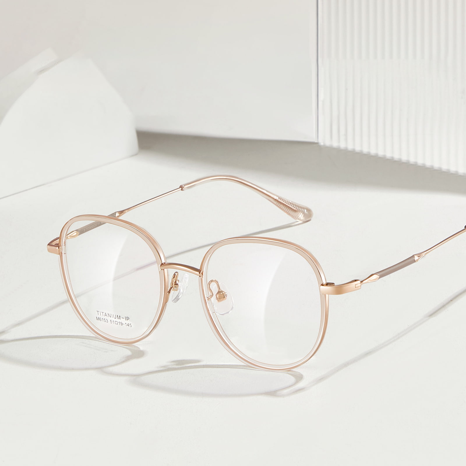 M6153 Rund Frame Titanium Ben Metalldetaljer Beta Titanium Glass