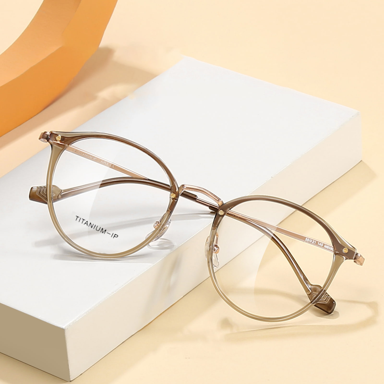 M8080 tynn rund ramme, ikke-fallende beta titanbrille