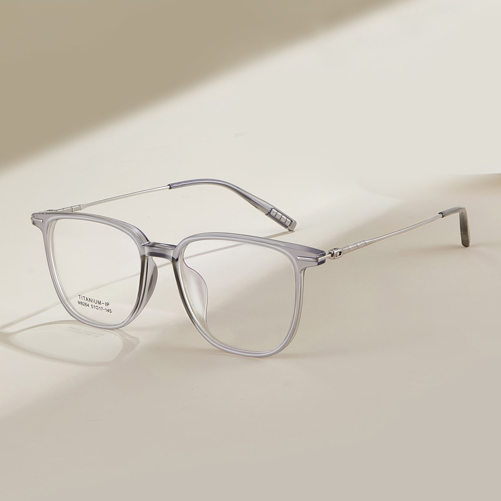 M8264 lette og slitesterke bambus β titanbrille