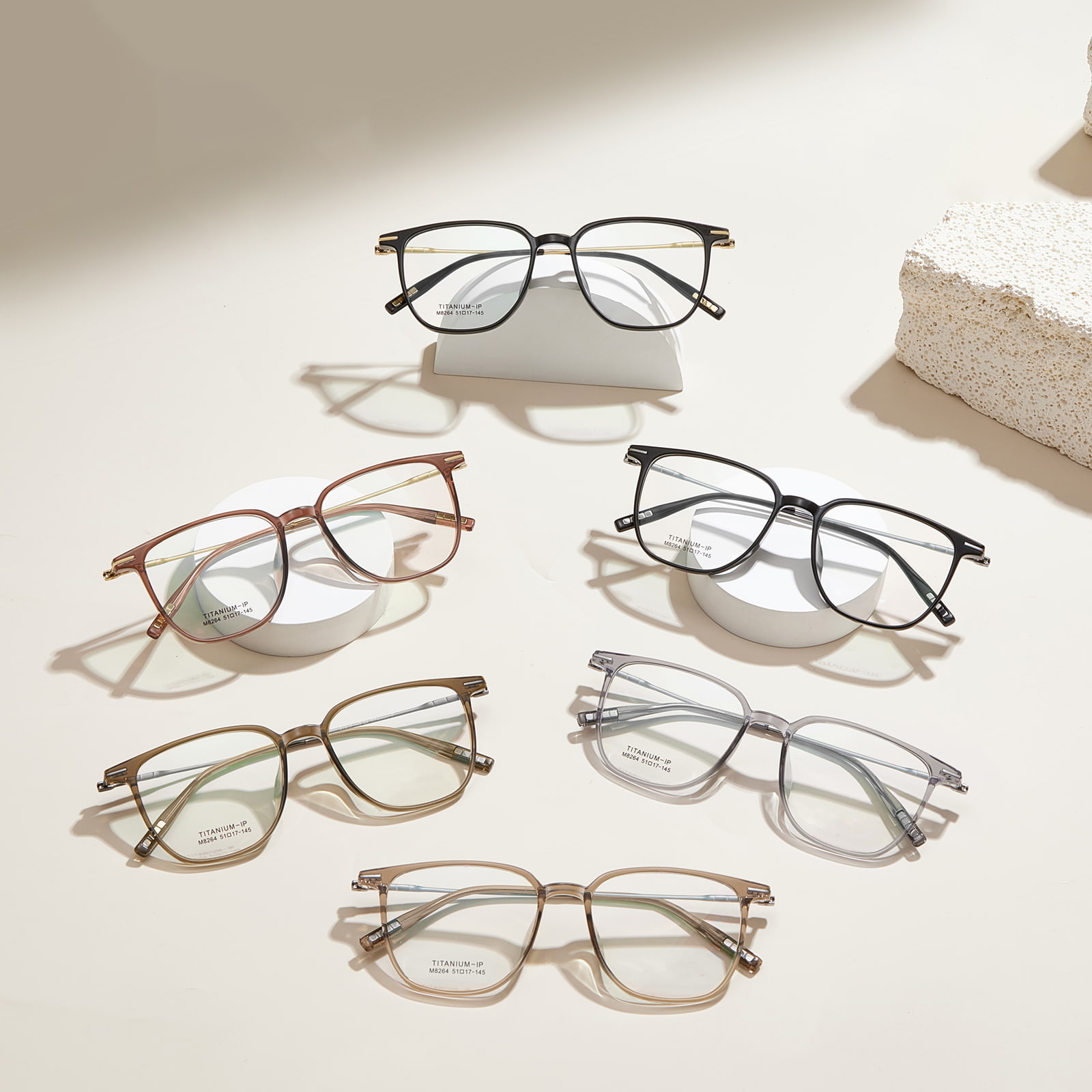 M8264 lette og slitesterke bambus β titanbrille