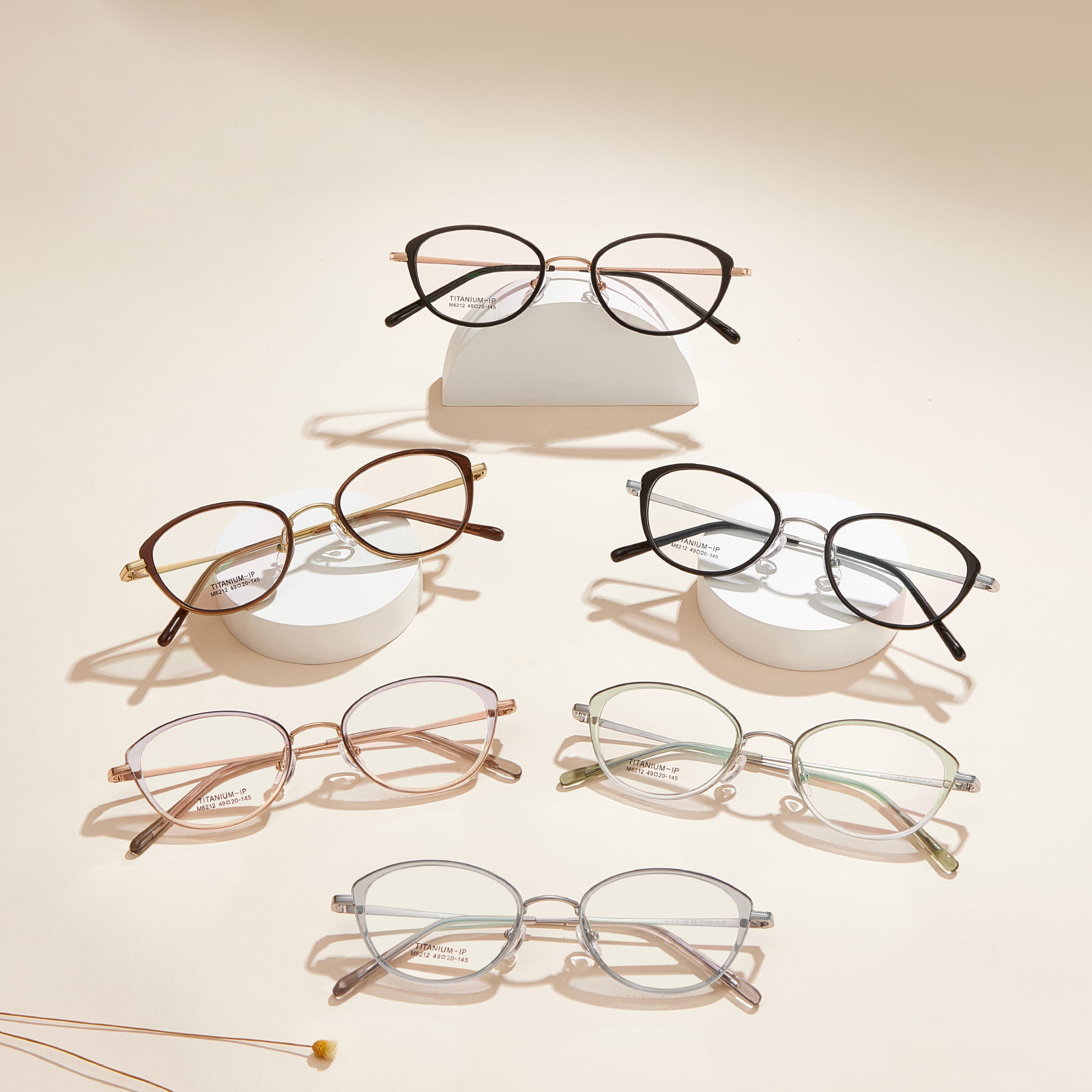 M6212 Wide-Rimmed Soft Curve β Titanium briller