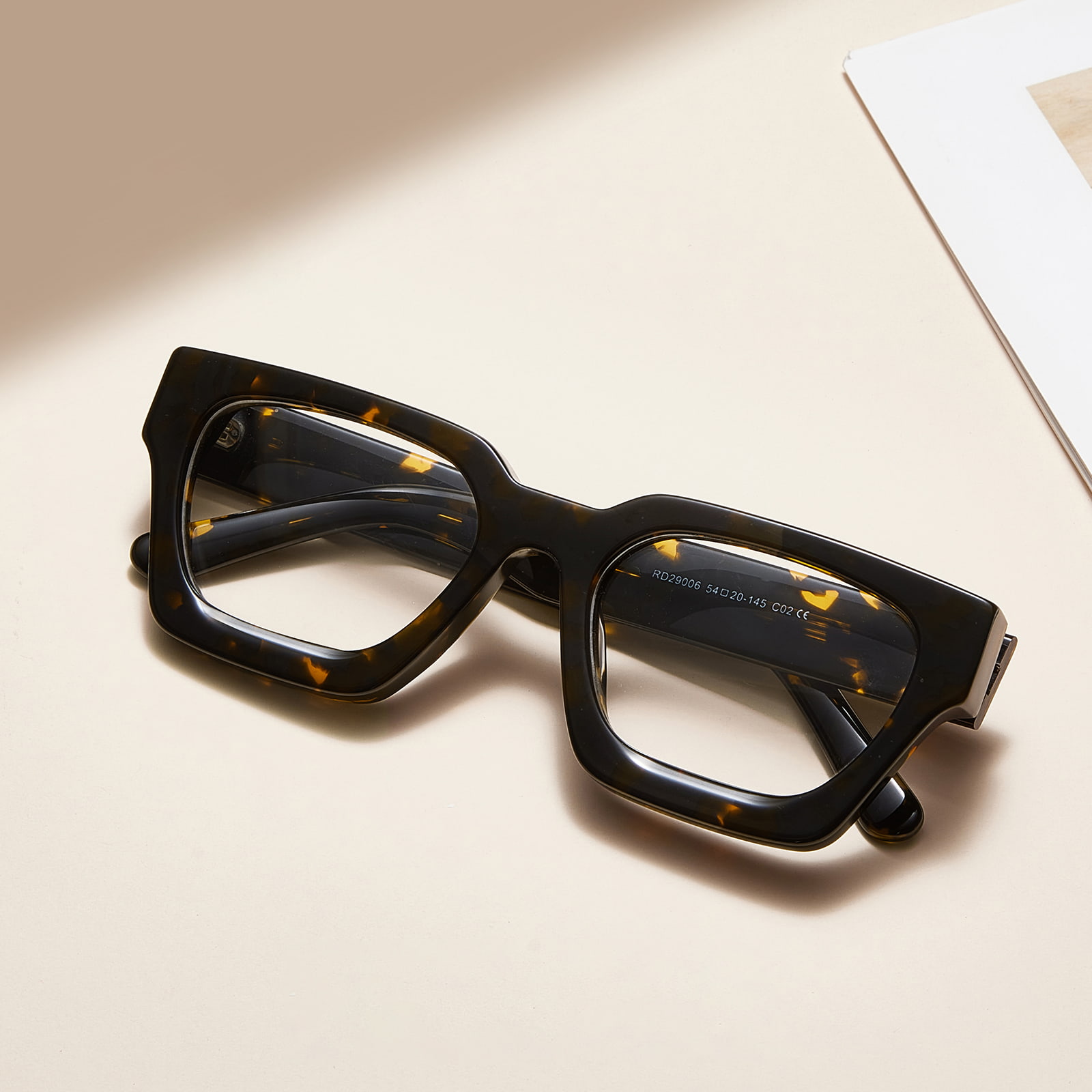 RD29006 Glass med ru firkantet ramme med hengslede acetat