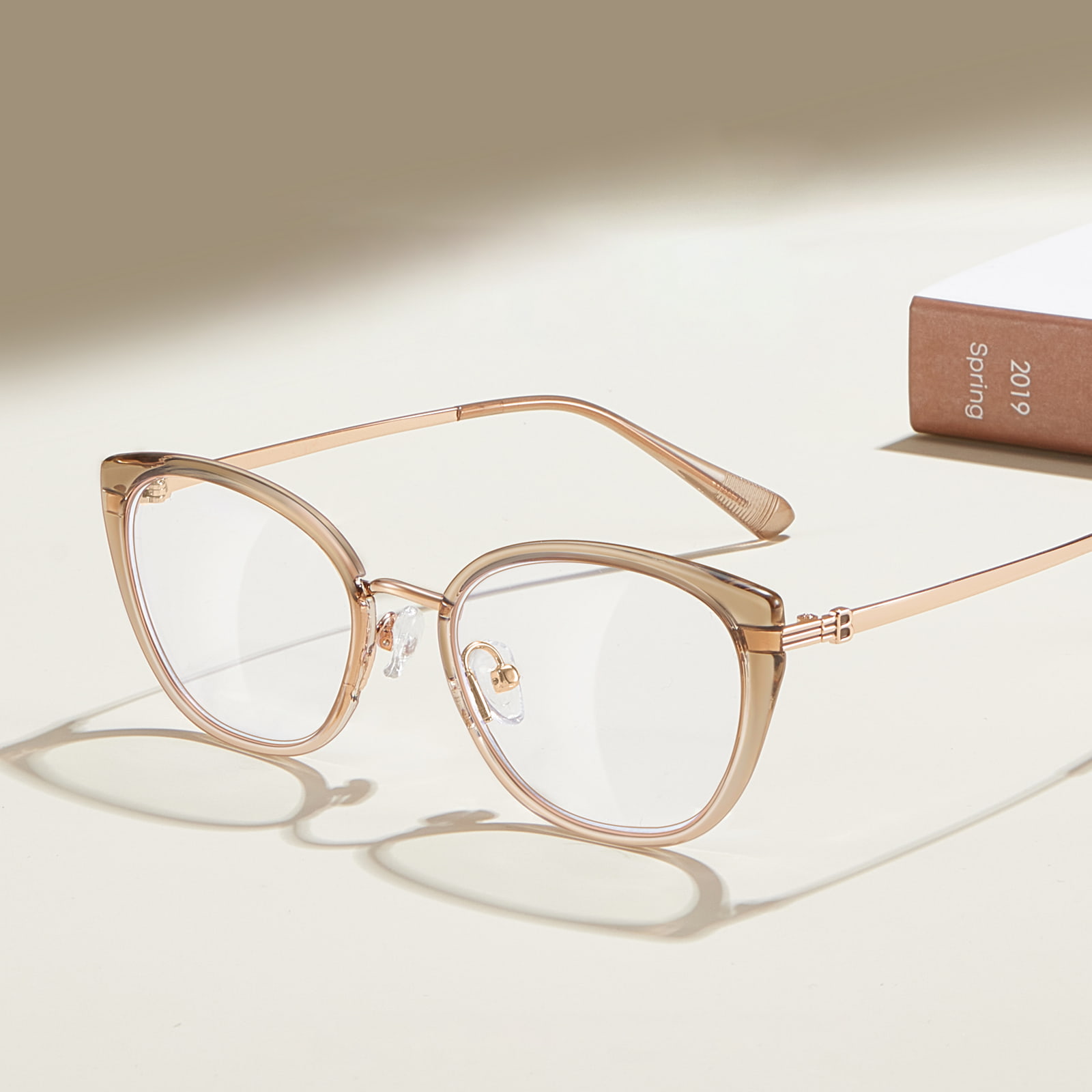 210448 Clear Cat-Eye stripete bokstaver med anti-blått lys